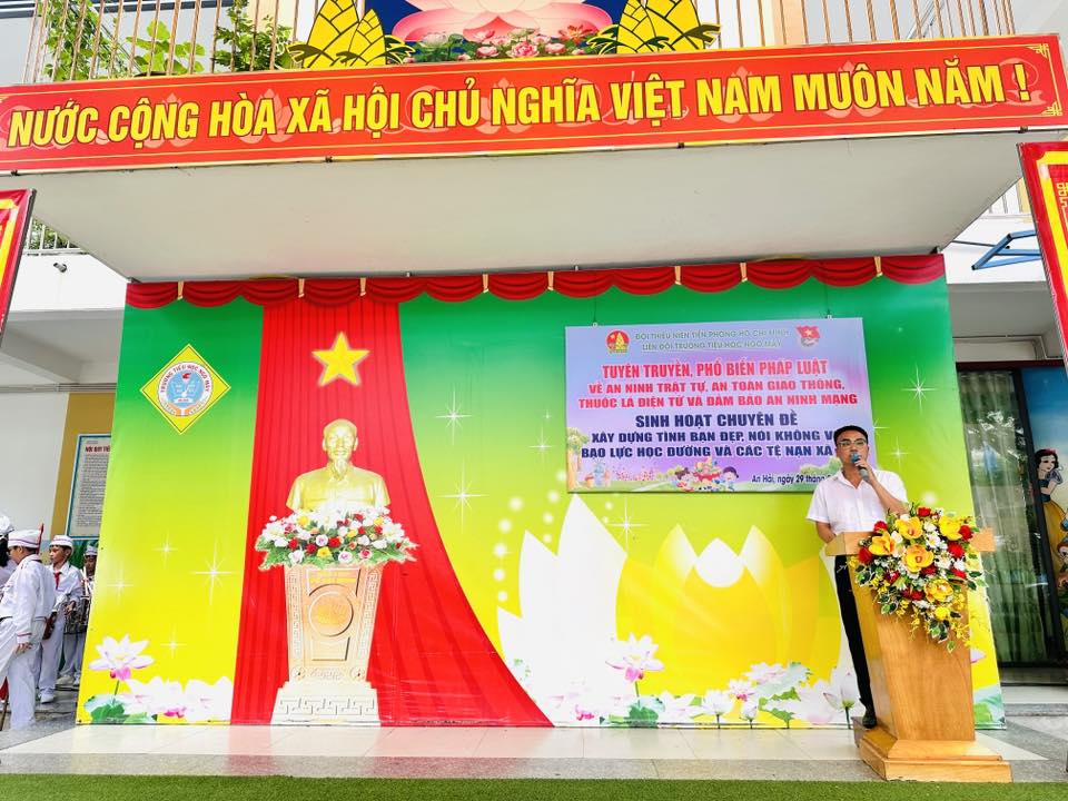 Tuyên truyền, phổ biến pháp luật và xây dựng môi trường học đường lành mạnh