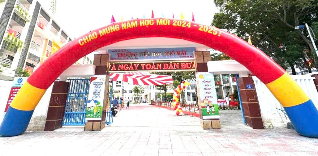 Công tác chuẩn bị cho buổi lễ khai giảng năm học mới 2024-2025