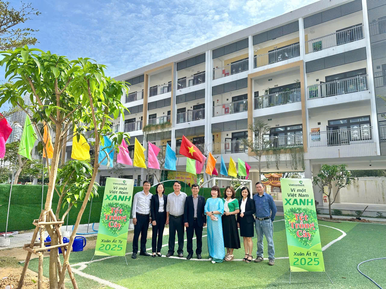 chương trình Tết trồng cây "Vietcombank - Vì một Việt Nam xanh" năm 2025