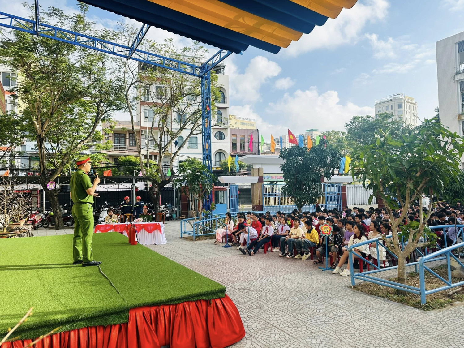 Tập huấn phòng cháy chữa cháy và cứu nạn cứu hộ